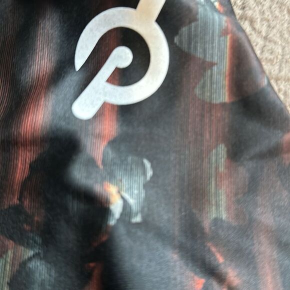 PELOTON SHOW UP FLORAL HIGH NECK BRA - Picture 2 of 6